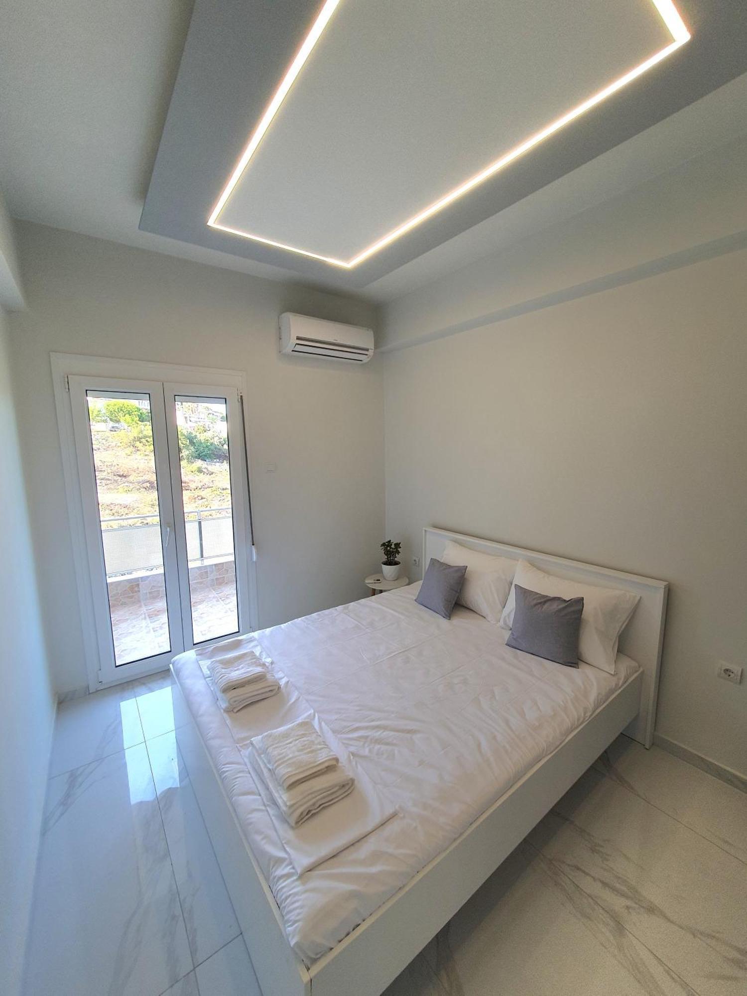 Riviera Penthouse Apartment ปาเลออน ซิฟลิคิออน ภายนอก รูปภาพ