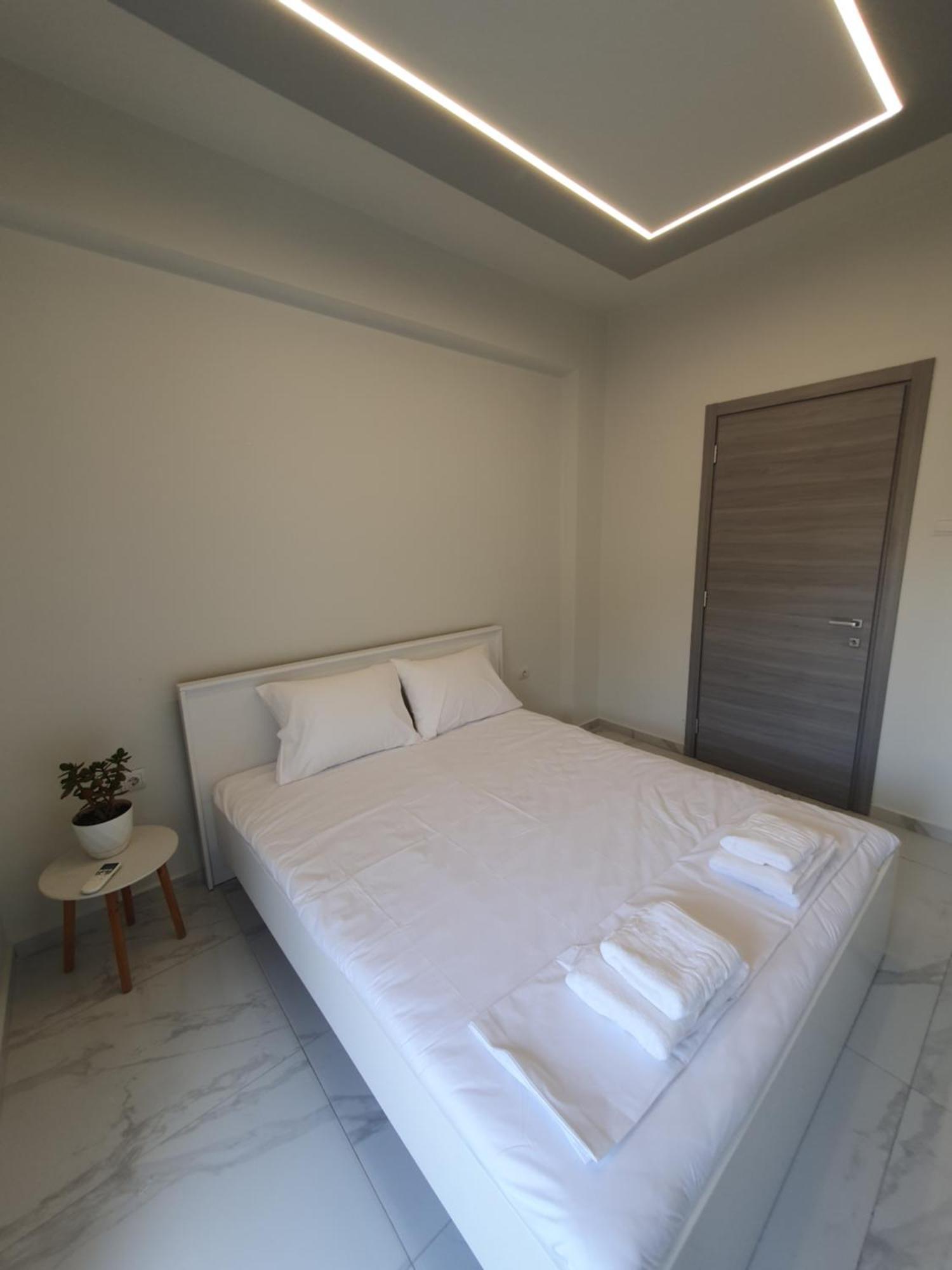 Riviera Penthouse Apartment ปาเลออน ซิฟลิคิออน ภายนอก รูปภาพ